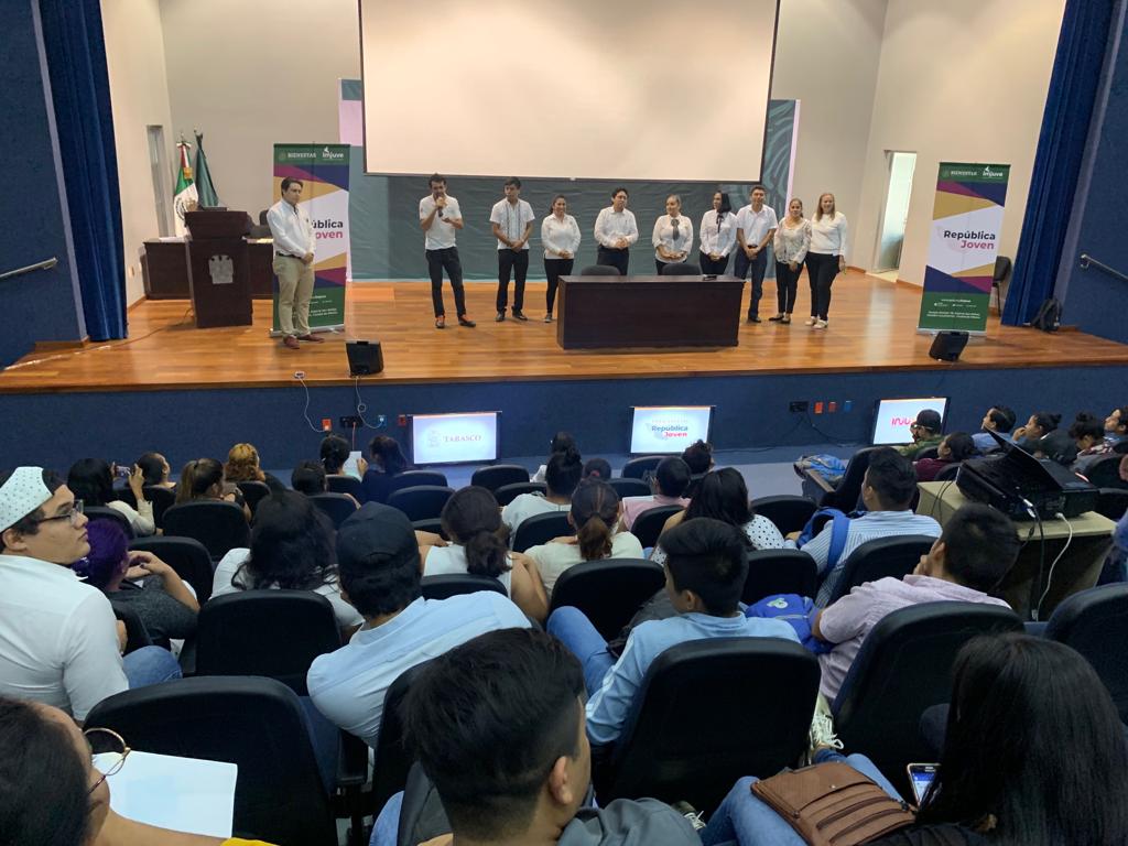 imjuvemx's tweet photo. Concluimos nuestro 5to foro #RepúblicaJoven en #Villahermosa, Tabasco, donde las y los jóvenes abordaron distintos temas para recolectar ideas y propuestas rumbo al Programa Nacional de Juventud 2019-2014 #Projuventud. ¡Enhorabuena por las fructíferas discusiones de hoy! https://t.co/gk6dizVUYx