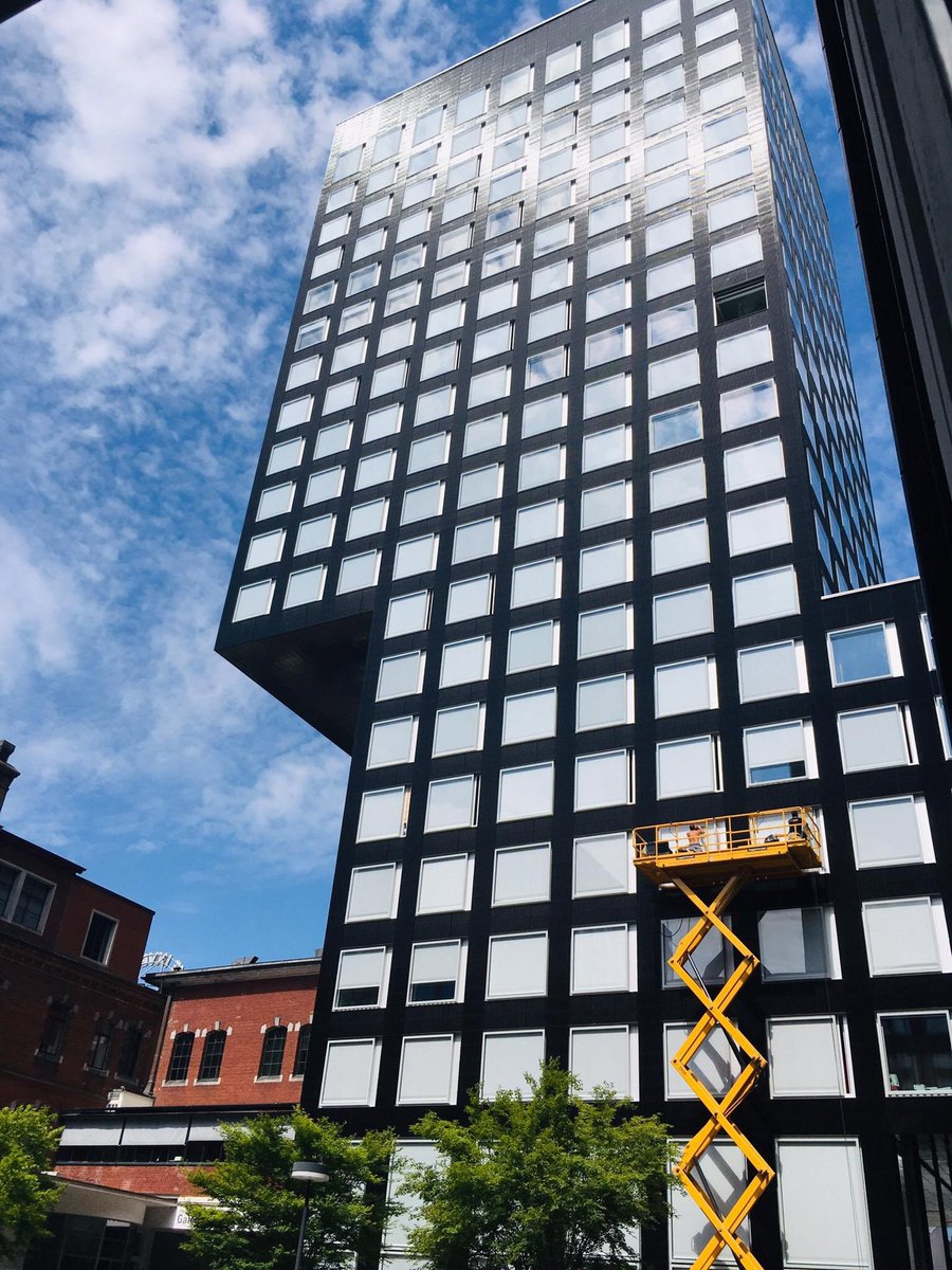 GlassDocAG's tweet photo. Glassanierung am Löwenbräu Zürich #glassresq #glasspolish #facade #skyworker #glassrepair #löwenbräu https://t.co/XIUaxMkCtF