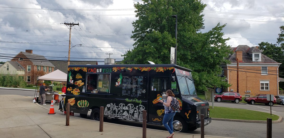 PrincipalMiz's tweet photo. Make sure to come out tonight support the PFO, and say hello to your teachers! #backtoKO #backtoschool #FoodTrucks #MyrtleElementary #EverykidEveryday https://t.co/q7cYCYHpiH