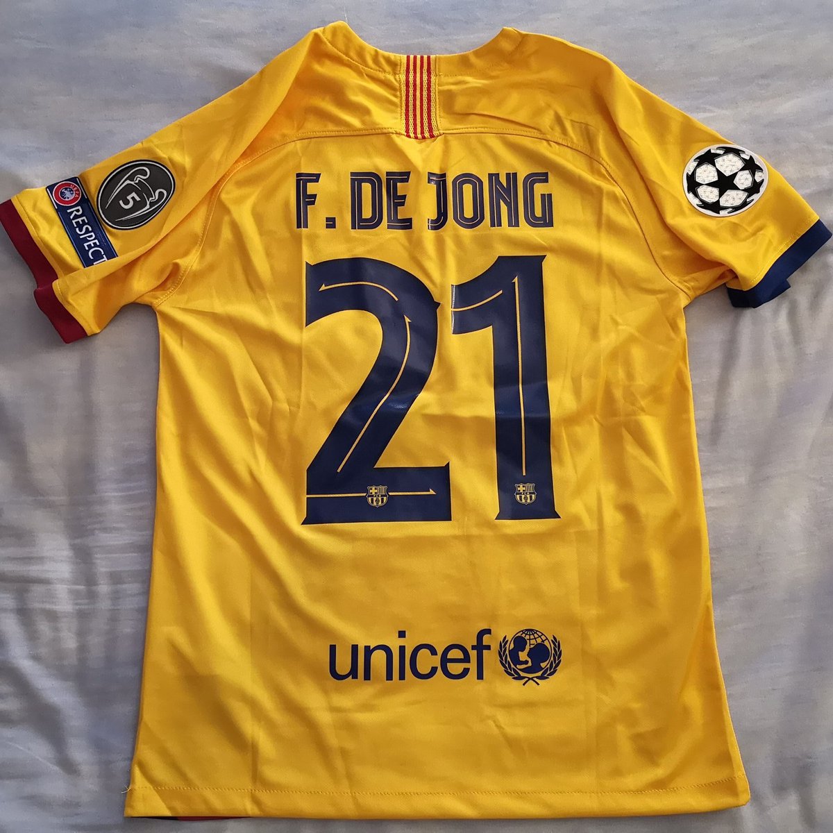AlbertOrtegaES1's tweet photo. 💥💥 ¡TENEMOS SORTEO! 💥💥

¿Quieres ganar la camiseta 2019-20 de tu equipo favorito? @Soccershirts17 os ayuda a ello. 

Para participar:

1️⃣ RT este tuit
2️⃣ Follow @Soccershirts17 
3️⃣ Follow @AlbertOrtegaES1 

📍Ganador: lunes 26 de agosto https://t.co/GekVPa14HK