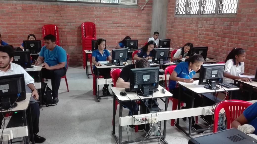 alejoalvgut's tweet photo. Formacion con aprendices del colegio Intecoba. Articulacion con la media CIDT SENA. 22/08/2019 https://t.co/b51ee3Xojd