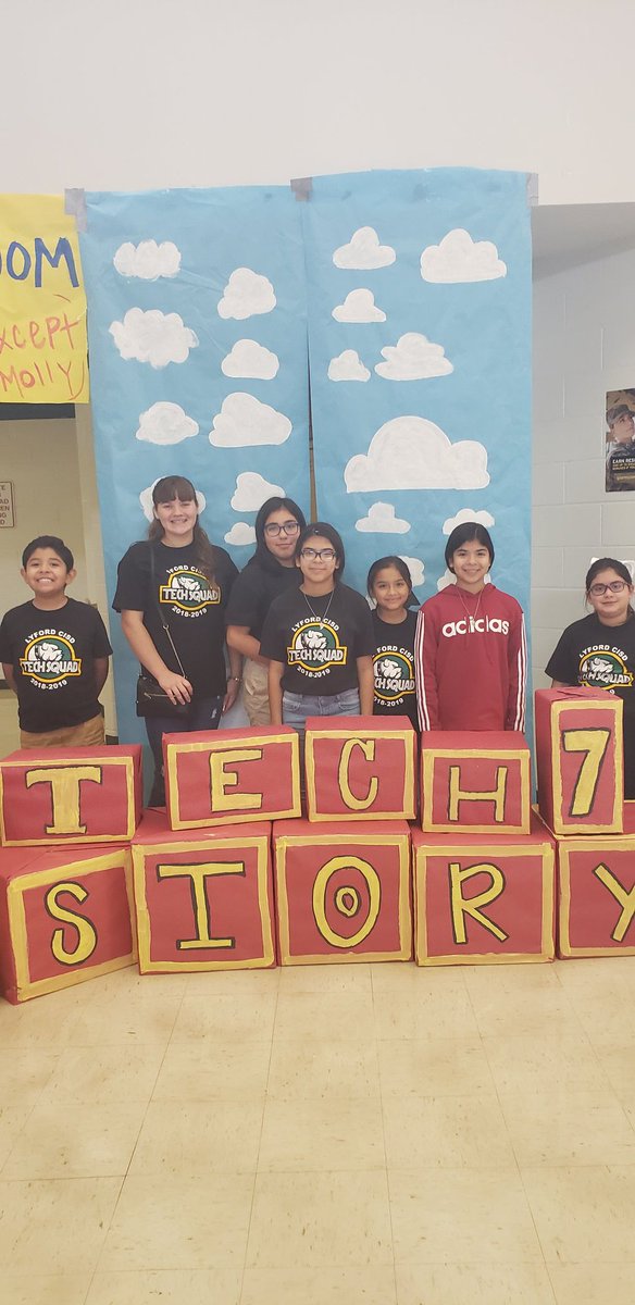 AmyGeeLibrarian's tweet photo. Lyford Tech Squad #techstory7 #TechBash2019 #GreatThingsHappenHere https://t.co/Kuq9xjnthU