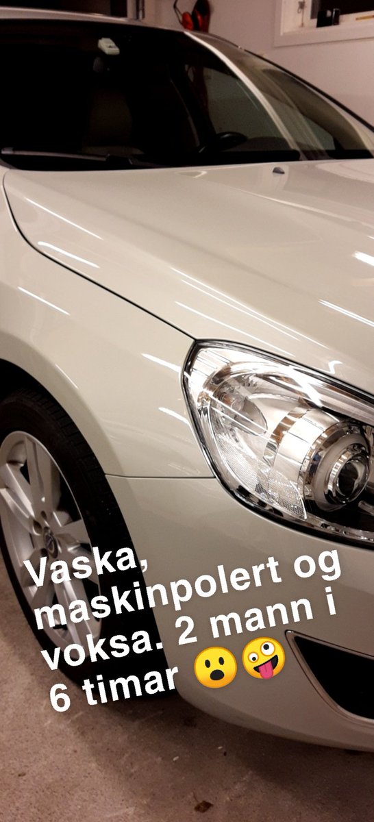 Ravn69's tweet photo. Vi gjorde en solid jobb med bilen til kompis. Vask, tørking med skinn, maskering, maskinpolering, avfetting og til slutt voksing #Rupes #Collinite https://t.co/9WJe1YIota
