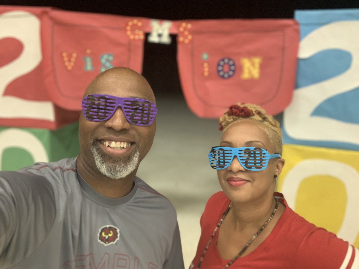 1Shelitac's tweet photo. Can you see that 20/20 vision glowing through this selfie?I proudly honor and brag on working with the best PEA in the world. He is always #BEARingGreatness &amp; #LivingOur2020Vision...@pgcps @GreenbeltMS @chanita_stamper @colding_mr @Caballeroleads @daria_valentine @GMS_PTA @PeaGms https://t.co/UEHGCuoRDF