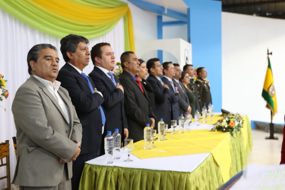 GAD_Saraguro's tweet photo. Con #desfilecívico y #paradamilitar el cantón #Olmedo celebró 22 años de vida. La Alcaldía de #Saraguro 
saluda al progresista y altivo pueblo. @Andrés Muñoz burgomaestre participa de los actos centrales por las fiestas cívicas de la tierra del exquisito café. https://t.co/6ECVAOzIKz