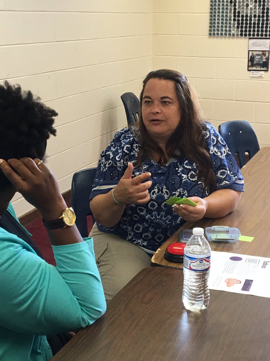 CHPS_Reading4u's tweet photo. Game On!! Teaching new teachers engagement and active leaning using games and FUN!! @tussingtigers @NES_CHPS @ColonialHtsHigh @CHColonialPride @CHPSK12 #gocolonials https://t.co/kBLw3LKBQS