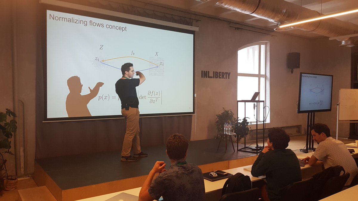 deepbayes's tweet photo. Then, @senya_ashuha introduced students to normalizing flows. Again, the lecture was followed by a practical session. https://t.co/rMXXZSyPz9