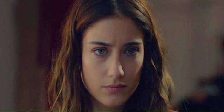 DTural's tweet photo. Ben şimdi yakıştırır da dururum. Ama #TolgaSarıtaş ile #HazalKaya muhteşem yakışmaz mı sizce? Ben çok iyi buldum. #FerhatİleŞirin https://t.co/CZepiZHAWC