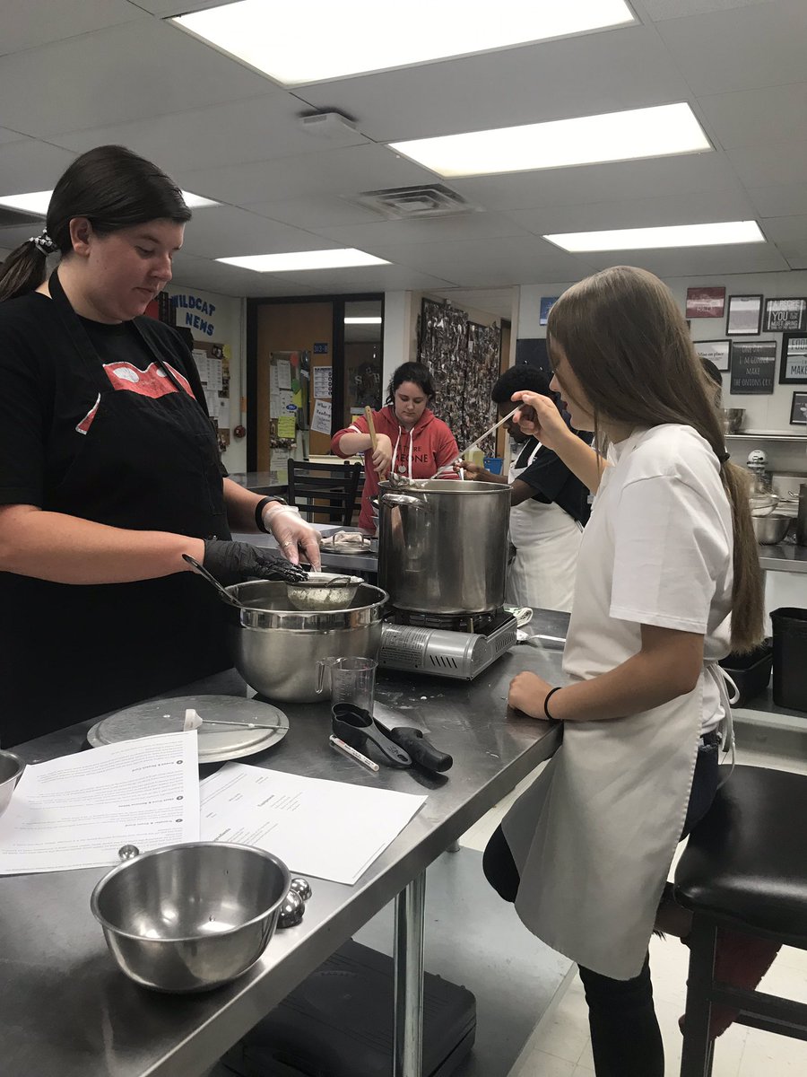 pamelakcarter's tweet photo. Advanced Culinary made mozzarella today #sulsprisd #sshscte #sulsprhs https://t.co/rxaPoN9IQm