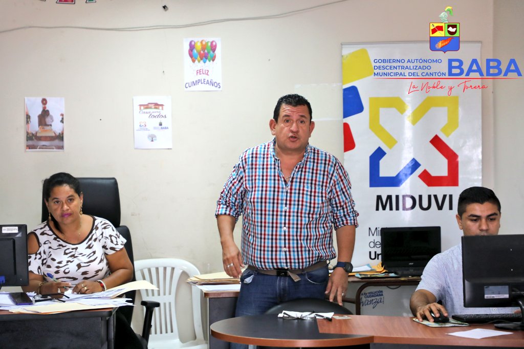 spalacios2017's tweet photo. 🌞Queridos Hermanos Babenses
✔️ Hasta las oficinas del MIDUVI ubicadas en el GADM, de 251 familias beneficiadas, se acercaron 20 familias quienes cumplen con la documentación solicitada para ser favorecidas en el plan "Casa Para Todos" 🇪🇨

#MiCompromisoEsConUstedes https://t.co/cn1N8KAdHy