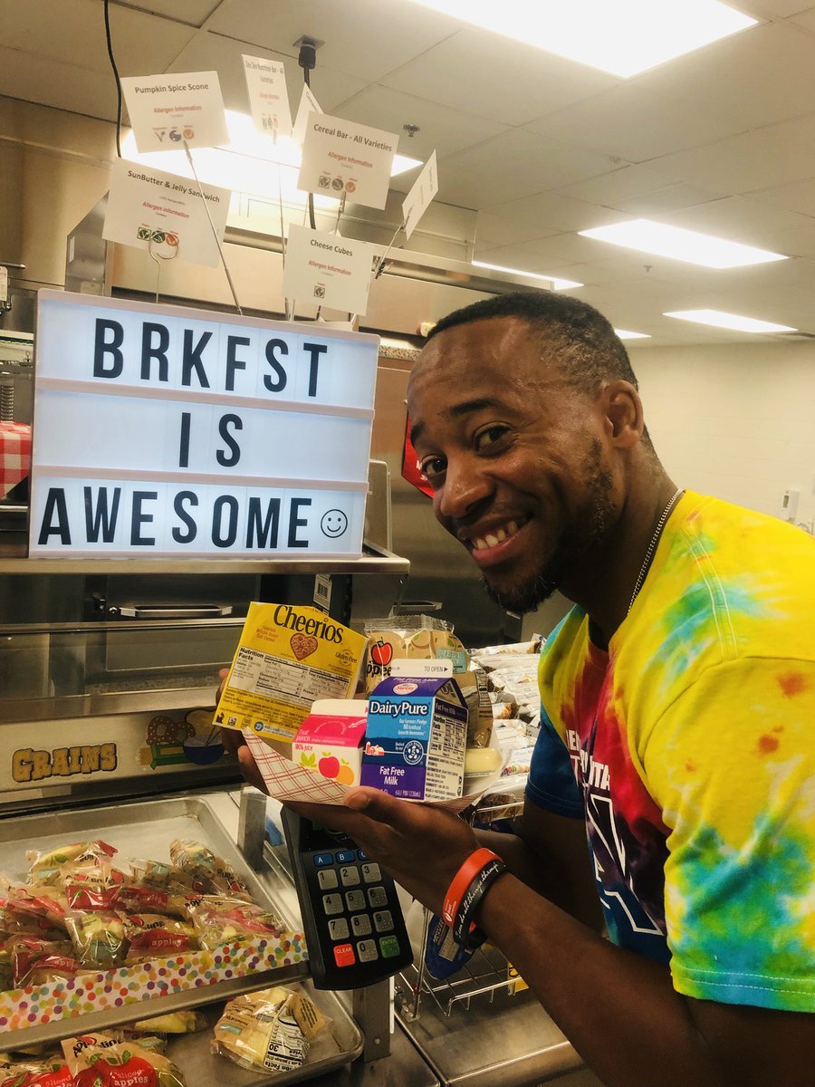 LCPSCafe's tweet photo. We couldn’t agree more @Boogievibes44! Thanks for fueling up with a delicious #LCPSBreakfast! #vaschoolmeals #lcps20 https://t.co/yT9kfR6RBw