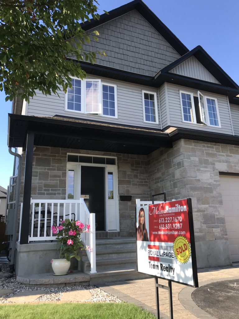 MelissaHelpsYou's tweet photo. Another one #SOLD! Congratulations to my amazing Buyer clients and awesome Sellers! #MelissaHelpsYou #BuyAndSellRealEstate #RoyalLePageTeamRealty #LoveWhatIDo https://t.co/FcFKG2Qziq