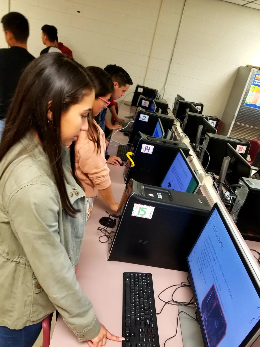 ElizaLucio1's tweet image. Game programming students learning from each other through gallery presentations of different game engines like #unity @CompuScholar #LFHS