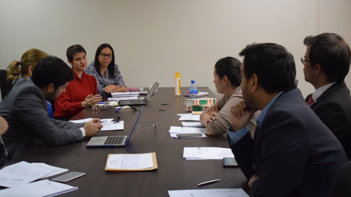 VEP_Paraguay's tweet photo. 🔎 Sigue en marcha la revisión de las propuestas que permitirán encaminar la reglamentación de la Ley 6️⃣0️⃣6️⃣0️⃣ que regula el #Voluntariado, el mismo es liderado por los integrantes del Consejo Nacional de Voluntariado #CONAVO https://t.co/A4rK3ybuRZ