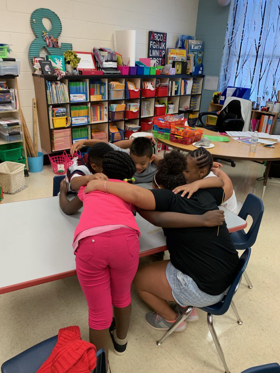 northside_of's tweet photo. Growing as a family! 2nd graders in Mrs. Hadden's class do team building activities. #wearefamily #nsesrocks #vision2020 #2ndgradeseesit #OneTeamOneMissionOneRockHill https://t.co/xjC0oR95bn