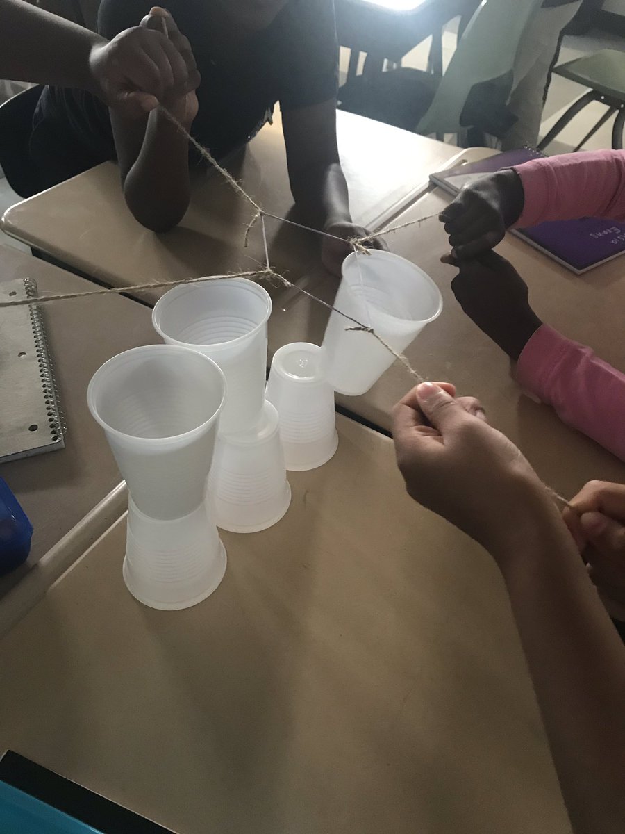 Mrs_SDowning's tweet photo. First Science Lab of the year! #ScienceEd #STEMed #thirdgrade #edchat #teamwork #handsonmindson #ThinkBIGAimHIGH #NormandyStrong https://t.co/DbUzH5i1us