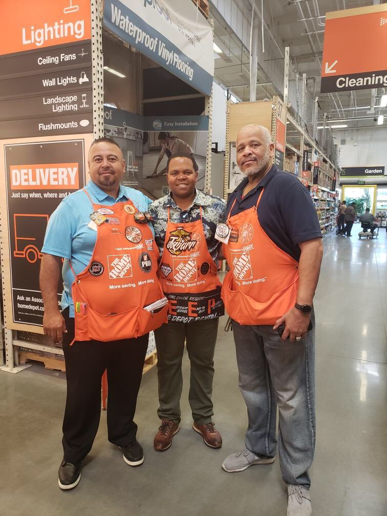 Thank you to all our veterans for you serves a special thanks to our fellow marines at Stanton 6952 and our Rvp <a href="/JabarrBean/">Jabarr Bean</a> <a href="/HomeDepot6952/">Home Depot Stanton</a> <a href="/AMickeyPerezTHD/">THD Mickey Perez</a> @Munoz1Edgar