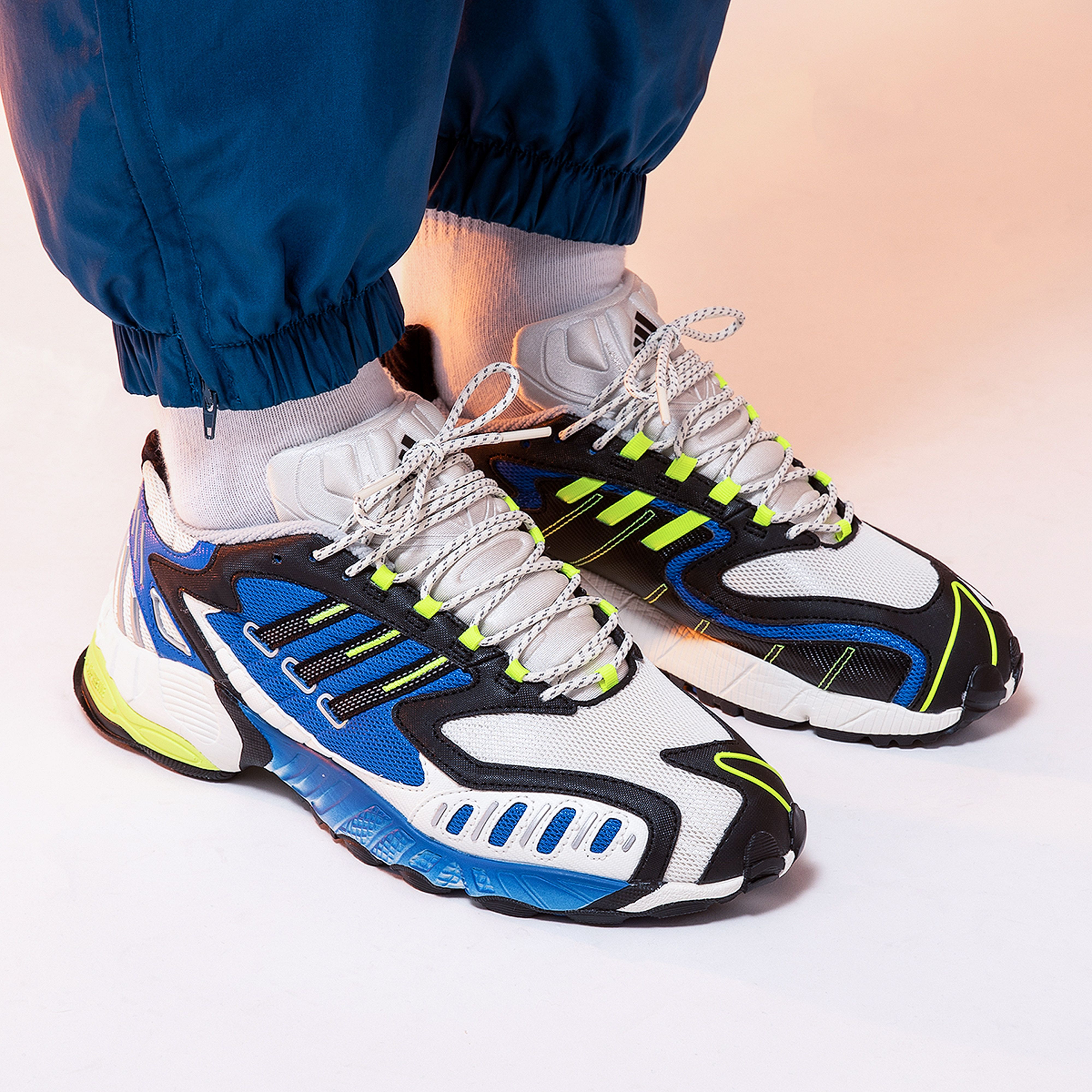 Titolo Twitter: "ONLINE NOW 🔥 Adidas Consortium Torsion TRDC ""White/Black/Yellow"" Get Pair ➡️ https://t.co/NURL7MKnVF sizerun 🏃🏻 UK 6.5 (40) - UK (45 1/3)⁠ style code 🔎 EE7999⁠ #adidas #adidastorsion #