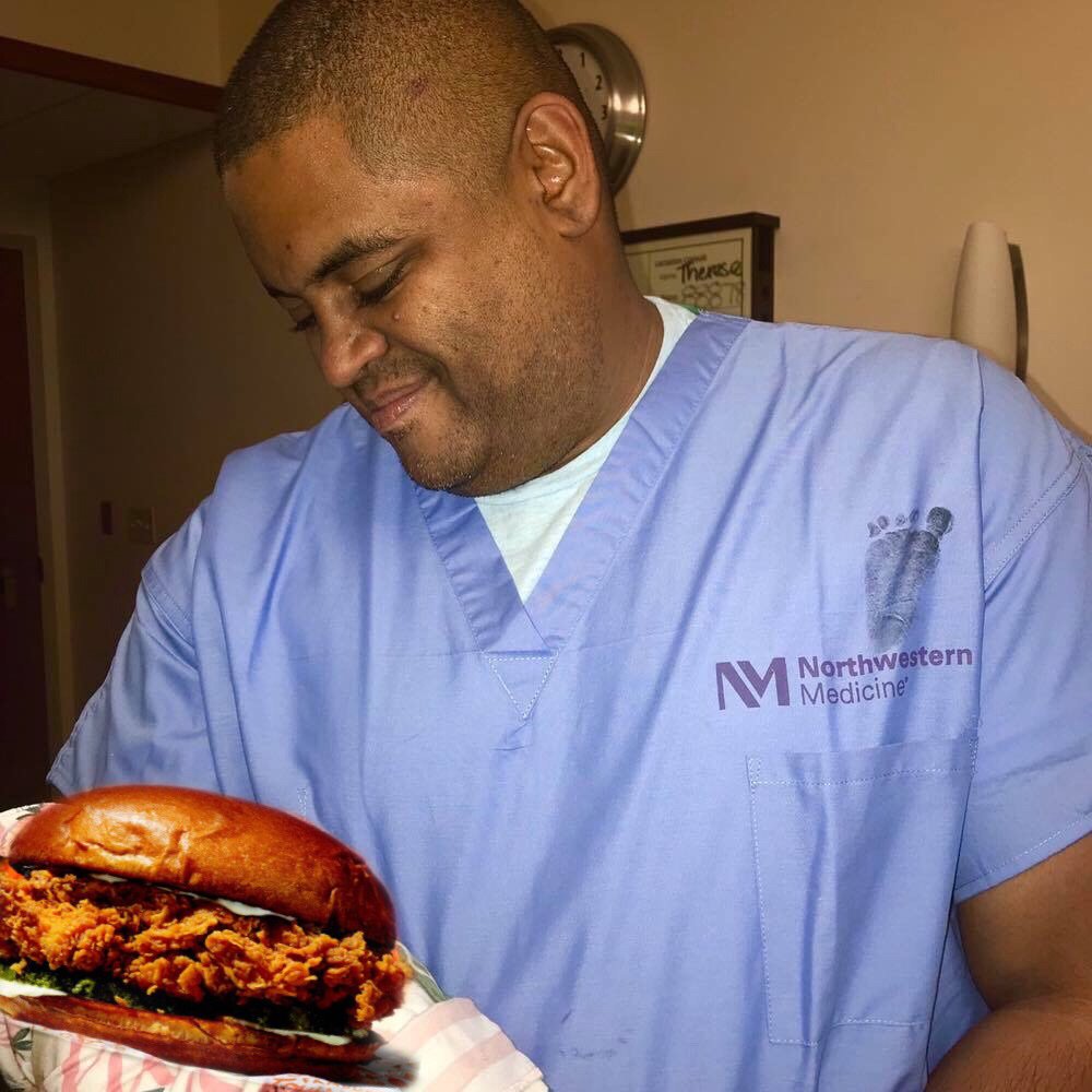 Miketank915's tweet photo. @PopeyesChicken I’ve had 5 life altering events that matter the most... meeting my wife. The birth of our first child, our second son and our daughter. The last thing is having the Spicy Chicken Sandwich #Popeyes https://t.co/Az9OKsR657