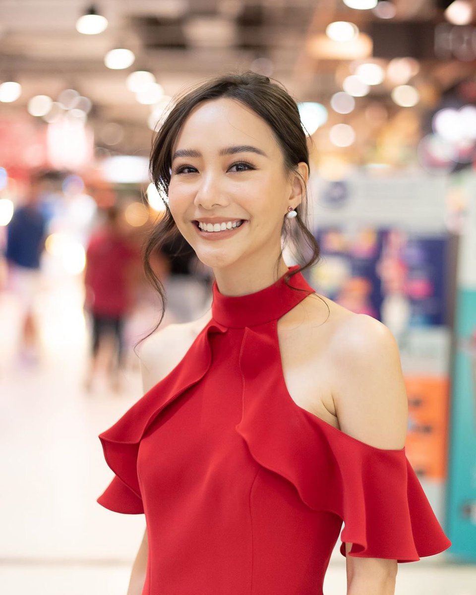 จากงาน 𝗧𝗼𝗽𝘀 𝗕𝗲𝗮𝘂𝘁𝘆 𝗕𝗮𝘇𝗮𝗮𝗿 𝟮𝟬𝟭𝟵 #สวยจบครบที่เดียว จัดที่ ท๊อปส์ มาร์เก็ต ฟิวเจอร์ปาร์ค รังสิต เมื่อวานนี้ค่ะ สวยมากกกก ❤️ #toeyjarinporn #toeyjarinpornfc 📷 kekkaishii