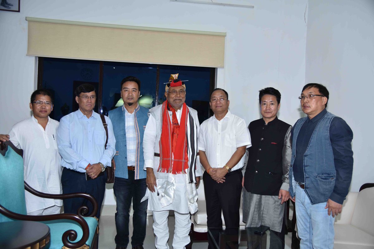 NitishKumar's tweet image. पटना स्थित 1 अणे मार्ग में अरूणाचल प्रदेश से जदयू विधायकों तथा हाल ही में सम्पन्न अरूणाचल प्रदेश विधानसभा चुनाव में जदयू के टिकट से चुनाव लड़ने वाले प्रत्याशियों से मुलाकात करते हुए।