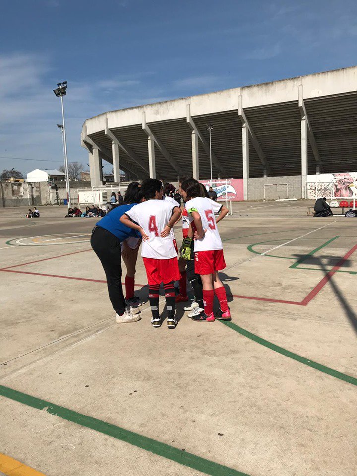 orgullomayor's tweet photo. #FutsalFemenino #PrimeraLiga #CopaIFF #Octavos #MORXDESC
¡Se "coparon" y están en cuartos!
https://t.co/ybJ5sjzDkV
📸: gentileza, @FutbolFemCDM. https://t.co/WehCiUnRI8