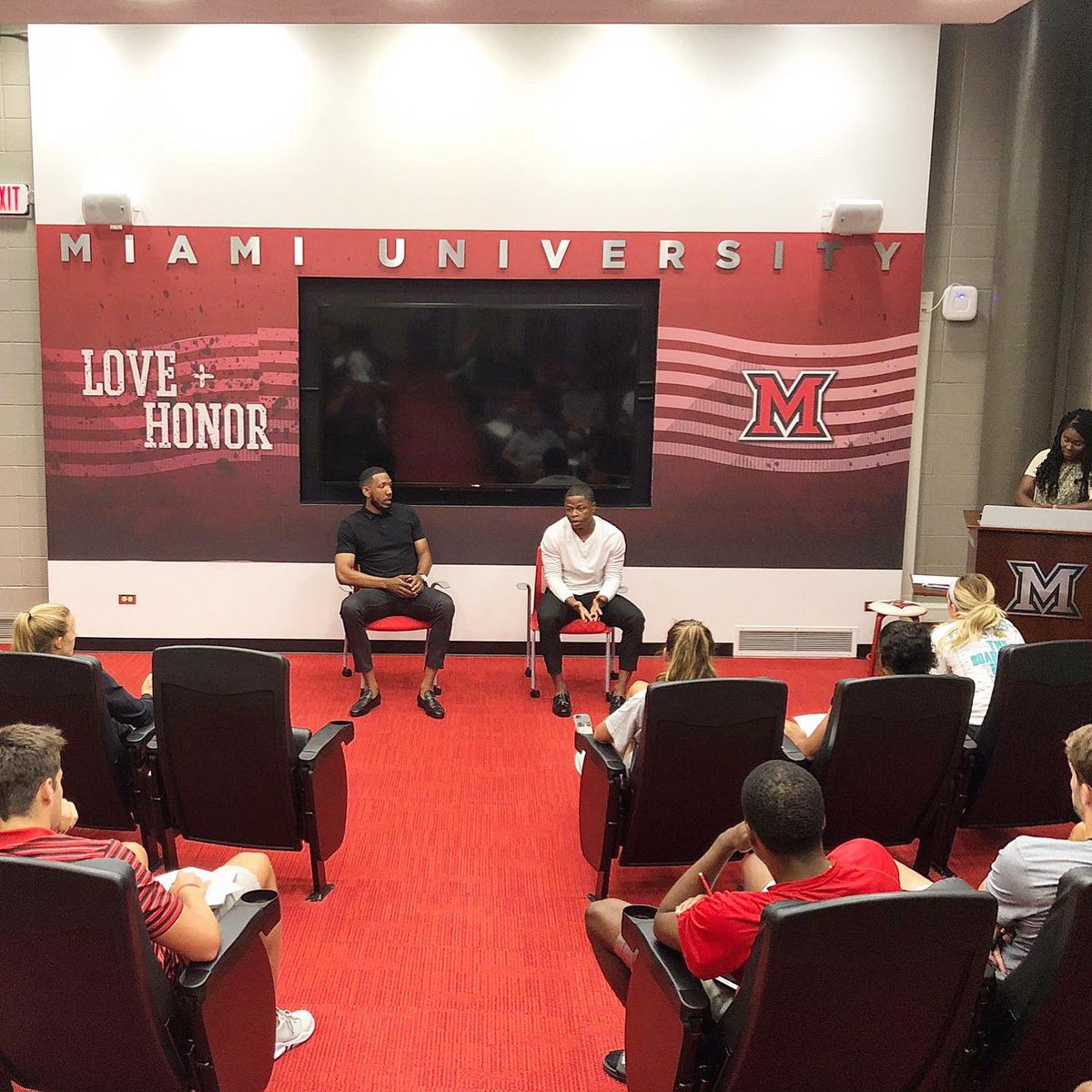 Over the summer, <a href="/EWash3/">Eric Washington</a> and I spoke at our alma mater about our life experiences which also included financial literacy. If we would have been smarter with our money, we could have graduated school with over $10,000!! Click the link below to learn how!

relentlessfinisher.com/single-post/20…