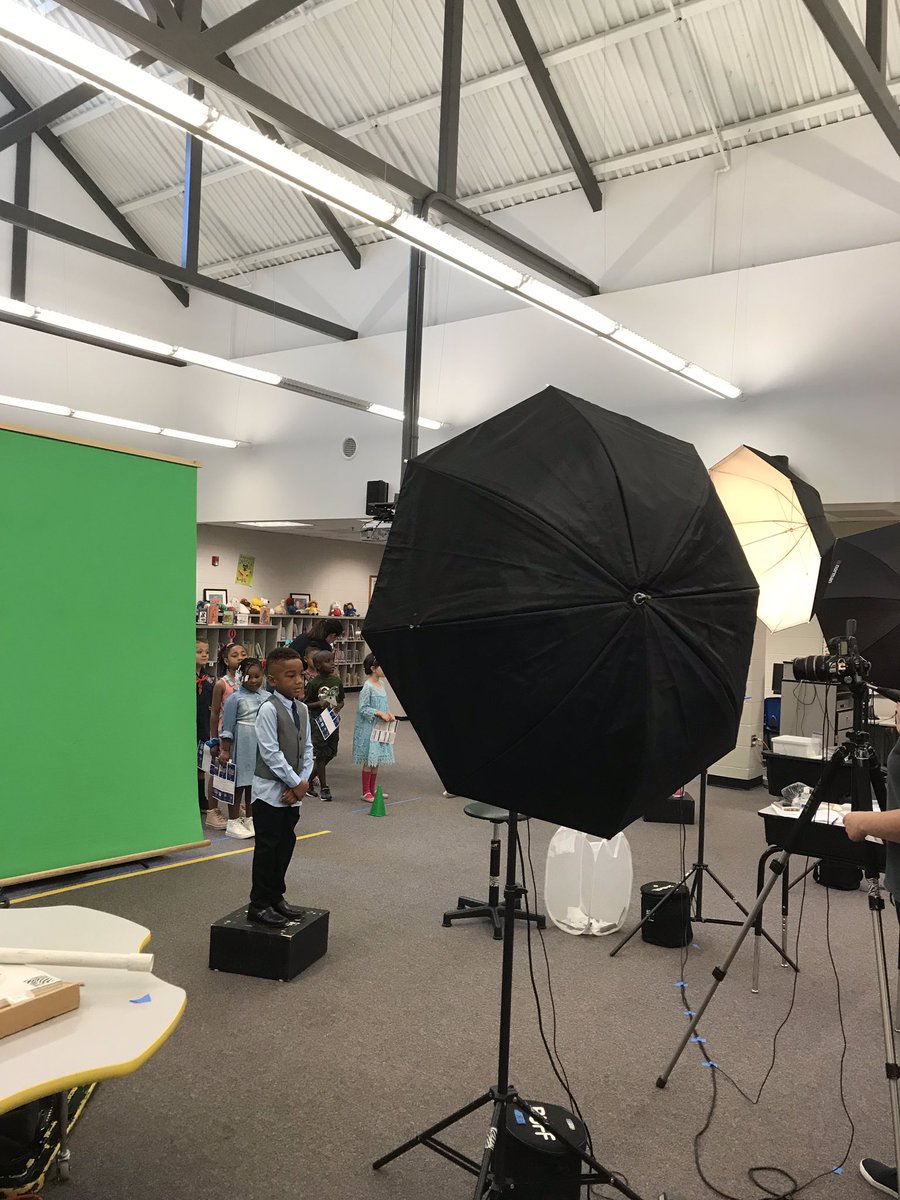 BeckyCornwell5's tweet photo. Picture Day in the media center. https://t.co/VVpzcBbLAZ