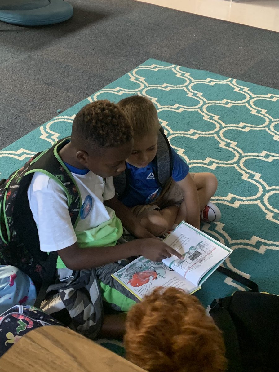 “Alone we can do so little, together we can do so much”. I love seeing the leadership roles of my students shine brightly when a kindergartner walks in the classroom. 💙 <a href="/LWNKCSD/">Linden West NKC</a> @LWPawPride #thirdgrade