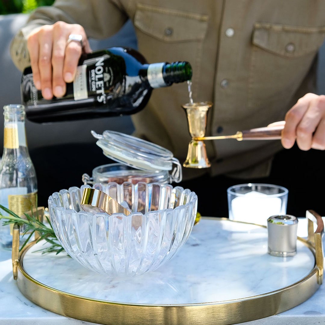 NOLETSGins's tweet photo. Dreaming of weekend brunching r/n.
HOT TIP- Fruit & vegetable platter also serves as garnish for Silver G&Ts and NOLET’S + Sodas.
#NOLETS #NOLETSgin #Gin #WeekendBrunch #BoozyBrunch #Cocktailing #GinLover https://t.co/YTSr5lUVOR