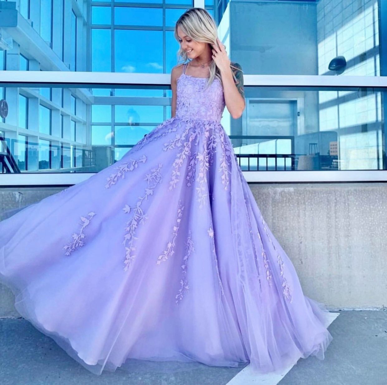 53116 top sherri hill