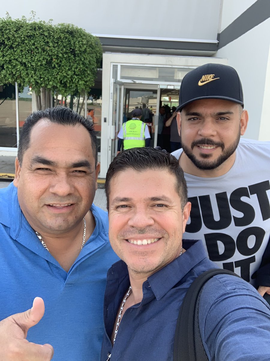 j_medina37's tweet photo. ya sabes compadre @juanfra102 #juanitoosuna y el essstupido del #erikIturralde que incluyendo a todos los demas,los quiero muchisimo..la vida pasa y me da gusto vernos en el camino.algo seguro y lo se es que y uds son #misarrollladores para siempre❤️mios de mi.arrollafans!saludos https://t.co/YrjAL1MiTE