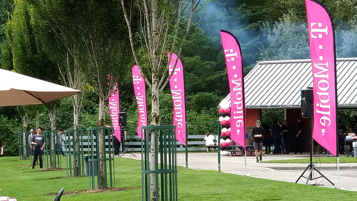 prodjs's tweet photo. Awesome time today with the T-mobile crew!

#prodjs
#prodjsound
#prodjseattle
#prodjsseattle
#TMobile
#seattledj
#seattledjs
#djsetup
#djsetups
#partydj
#companyparty
#corporatefunction
#businessfunction
#employeeparty https://t.co/xc5LpIS2lZ