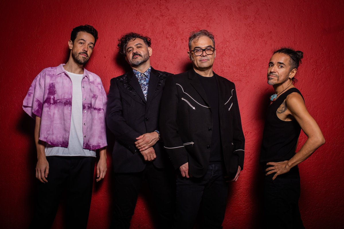 QueenBeeLatina's tweet photo. Are you a @CafeTacvba fan? On September 14th at 8pm, join me and my friends at @HarrahsSoCal for CAFÉ TACVBA'S 30TH ANNIVERSARY TOUR! #sponsored https://t.co/Q7scORnvJK