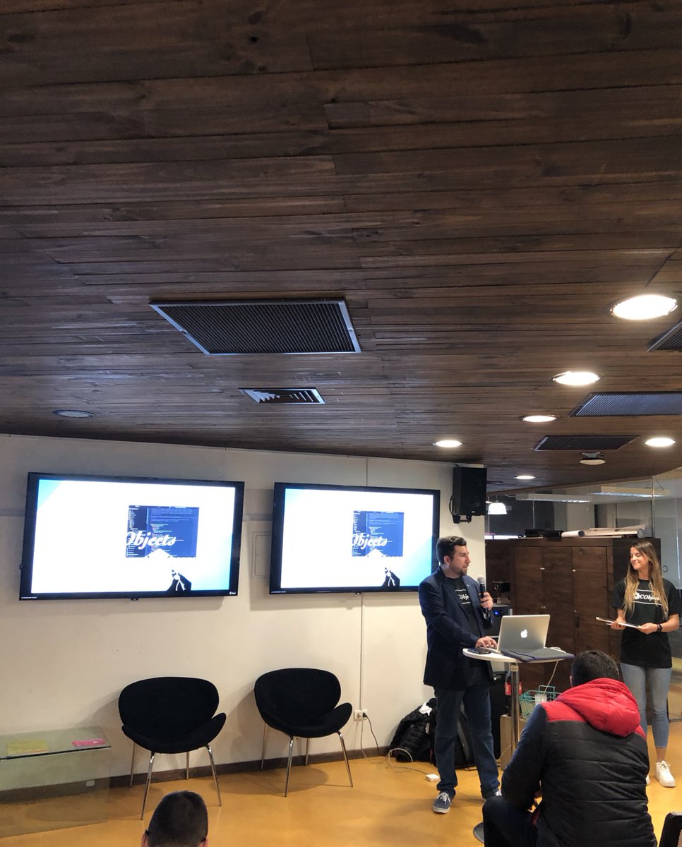 NodersJS's tweet image. Partimos la primera charla del meetup de hoy!
@jeanmachuca nos presenta el framework made in Chile #QCObject