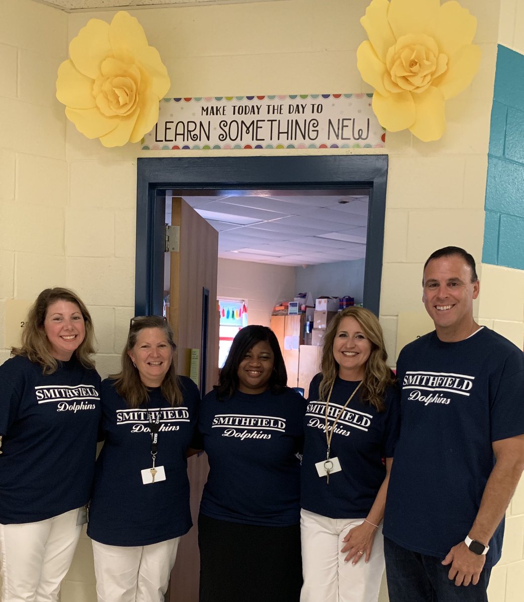 SmithfieldES's tweet photo. Say hello to our 2nd and 3rd grade teams! We are excited for the first day!!! https://t.co/vC5hidoHZf