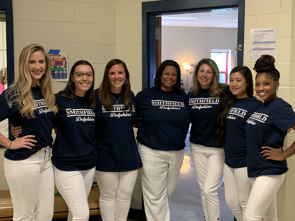 SmithfieldES's tweet photo. Say hello to our 2nd and 3rd grade teams! We are excited for the first day!!! https://t.co/vC5hidoHZf