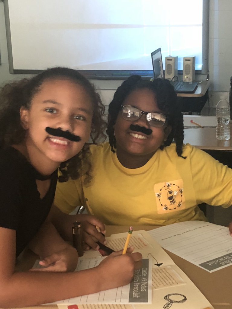 msrogersreaders's tweet photo. Yellow Jacket Detectives are on the case! We have schema and context clues! Time to infer! #ExpectExcllence #whateverittakes #tweetcher @StarkvilleSD https://t.co/paqguTVvQf