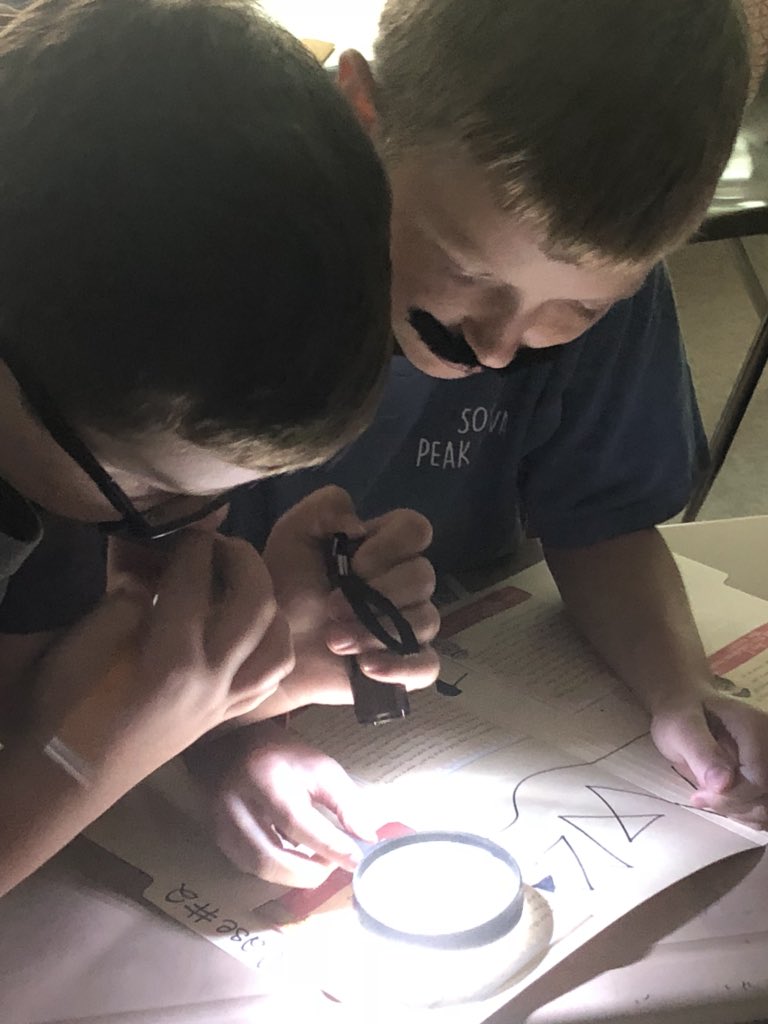 msrogersreaders's tweet photo. Yellow Jacket Detectives are on the case! We have schema and context clues! Time to infer! #ExpectExcllence #whateverittakes #tweetcher @StarkvilleSD https://t.co/paqguTVvQf