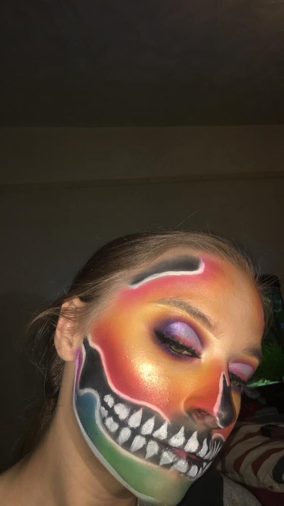 tkmakeup1's tweet photo. @eeerinr_ 3 of my fave looks😁❤️❤️ https://t.co/q60176SEwm