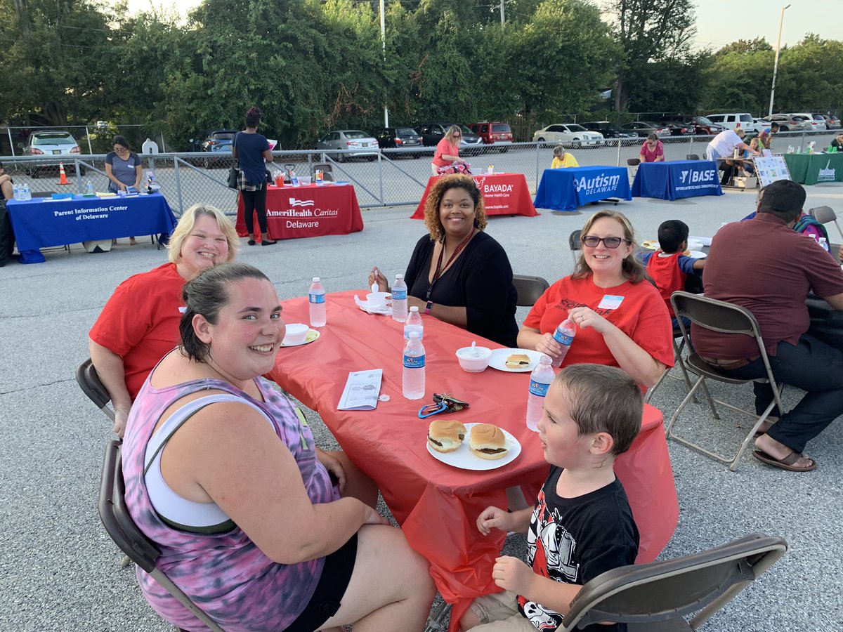 kdaniels223's tweet image. Back to school night BBQ was a huge success. Thank you to all of our families for coming to see us! #thelittlecolonials #thepowerofprecsd
