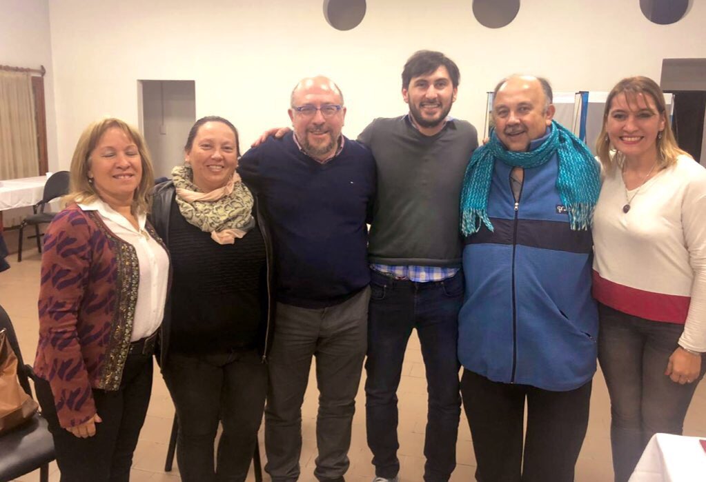 lorematzen's tweet photo. ¡Excelente charla sobre las “Claves para la Construcción del Desarrollo Local” @fabiojquetglas, gracias por compartir tu experiencia! 

#ChoeleAdelante https://t.co/7RZp9t7Py9