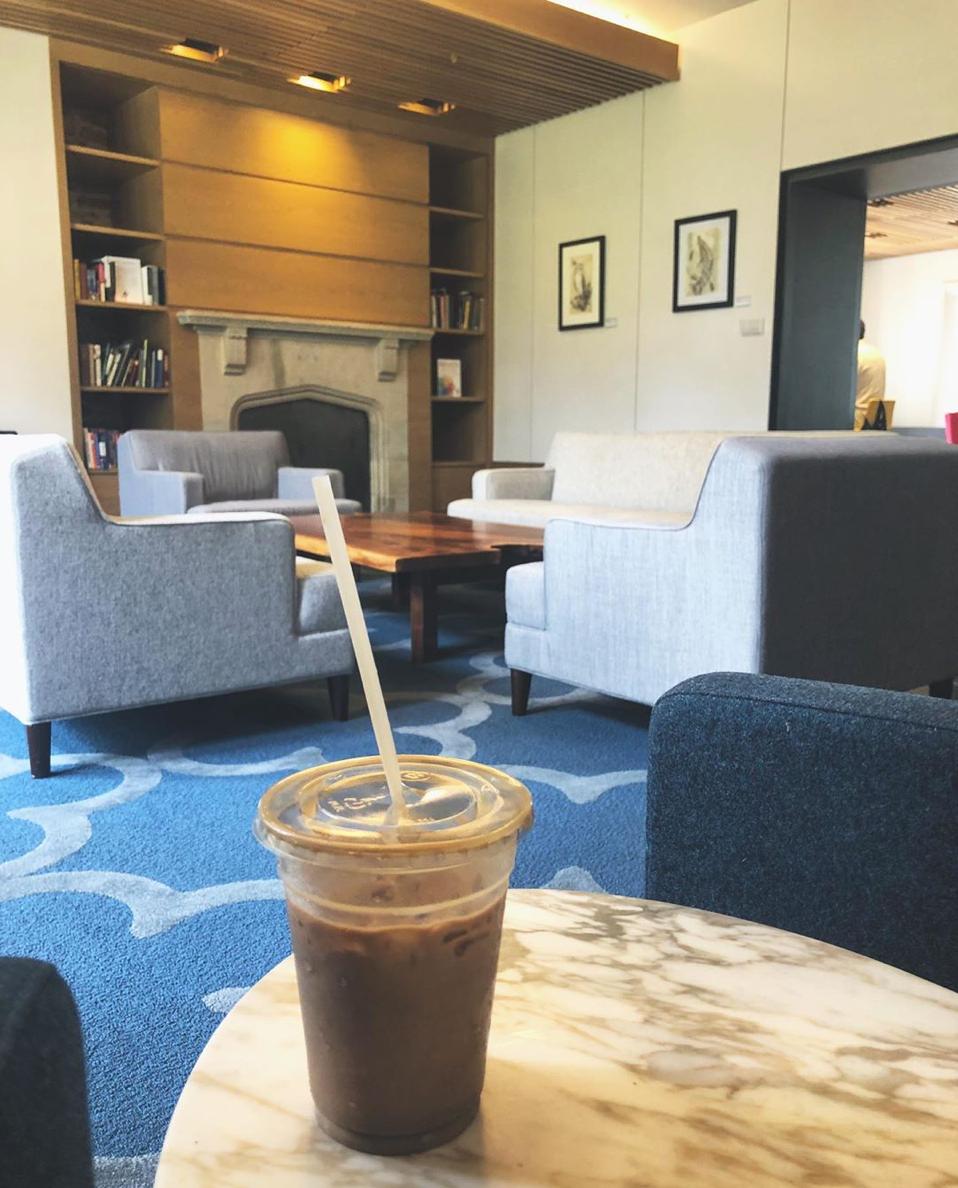 Welcome, Duke 2023! Here's an insider tip: Beyu Blue is THE place for coffee and breakfast on campus. Come visit us in the Bryan Center.
📷: IG logandrinkscoffee