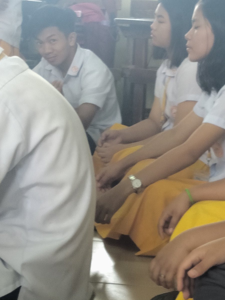 HumssJ's tweet image. Yung di ka makapag focus kase naka focus ka kay kwassss