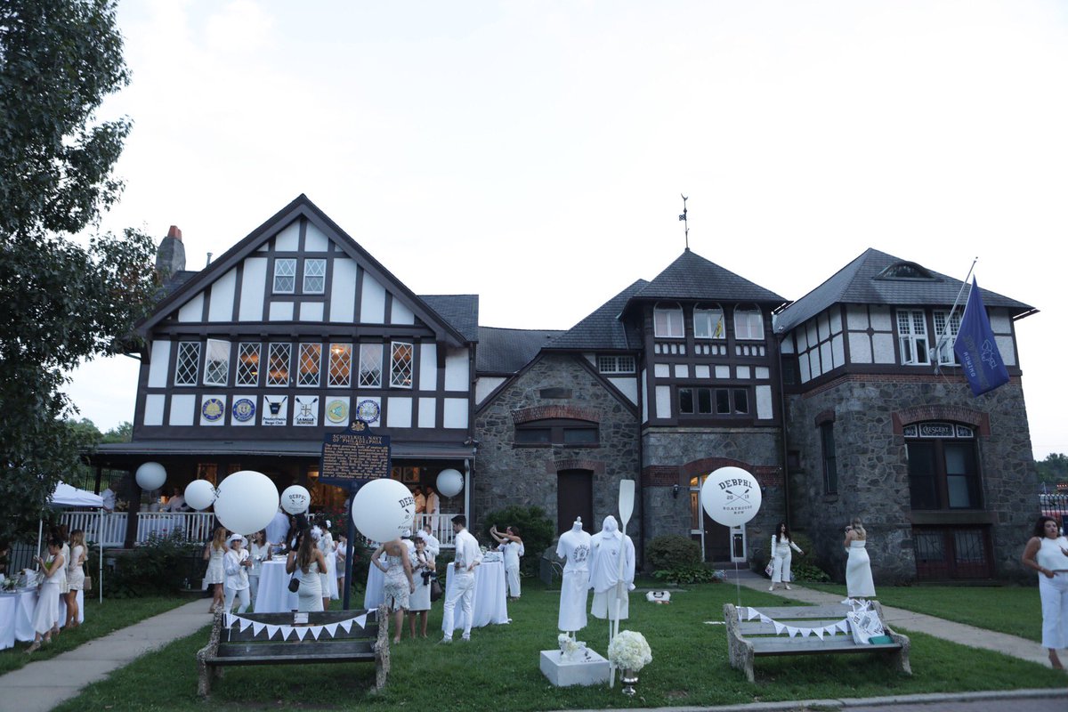 DEBphl's tweet photo. We are SO EXCITED to announce that our 8th Diner En Blanc in Philadelphia is being held at none other than Boathouse Row! @boathouse_row #DEBPHL19 #BoathouseRow https://t.co/OGplLFQ8eT