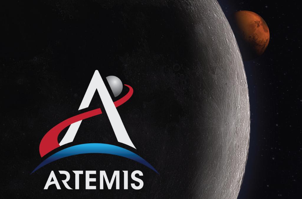 NASA's tweet photo. Our #Artemis program will return astronauts to the Moon by 2024.

👩‍🚀 What is Artemis? 
🌙 Why go to the Moon?
🚀 How do we get there?
🗓️ When will we get there?
🔍 What will we do there?

Answers to these frequently asked questions: https://t.co/tMZ1gMHWv8 https://t.co/M3tIajnSUi