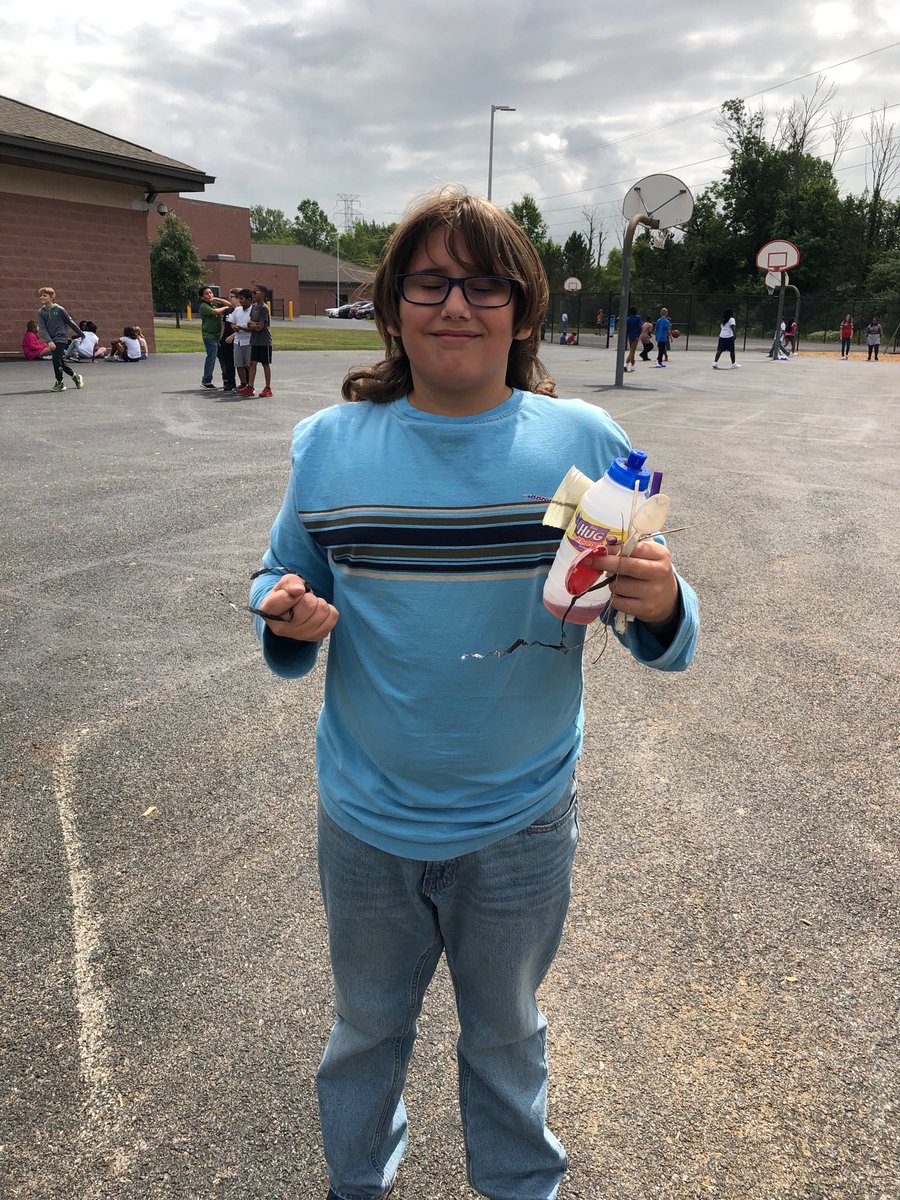 T_Scherbauer's tweet photo. A wild Waggoner Wolf cleaning up the playground during his recess!! #teamerebus #reynproud #prideinourpack https://t.co/iJ1KYGe0PP