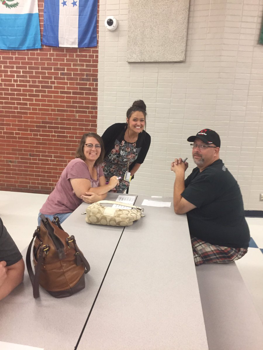wrleever16's tweet photo. Popsicles &amp; Bingo w/ the Puma Team @WRidgeMS ! #lookwithin #teamwestridge https://t.co/cBrG6dolKJ
