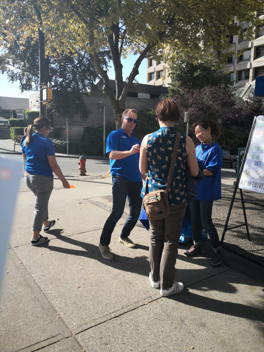Round 2 of Hit the Streets 🛎! BnW handing out freezies &amp; goodies to promote our Summer Campaign offer! 😀👍#BMOVancentre #Bestteaminbanking <a href="/DylanHoey/">Dylan</a> <a href="/ElaineCheung18/">Elaine Cheung</a>