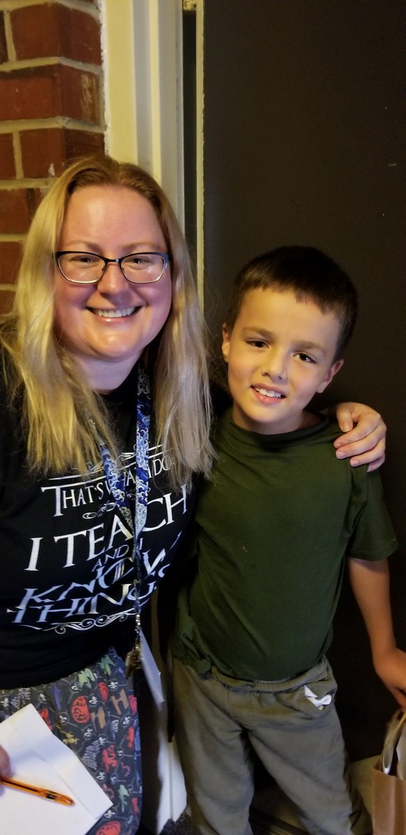 MissResch's tweet photo. What a great welcome walk! There were so many excited faces. I'm so psyched to teach 3rd grade!  We're gonna have a great year! #ourHMES @HollinMeadowsES @FCPS_TitleI @FCPSR3 @HMMRSJohnson https://t.co/ItdMdNy2ML
